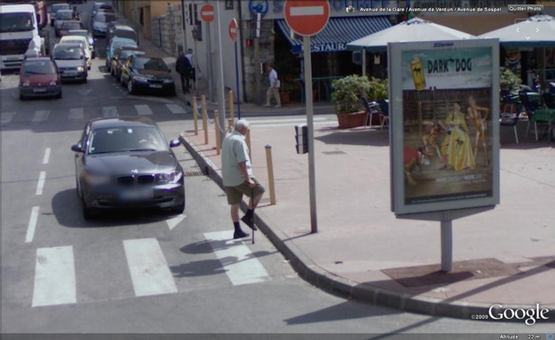 STREET VIEW : les gens en chaussettes noires ! Chauss11