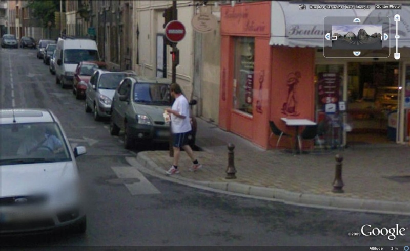 STREET VIEW : les gens en chaussettes noires ! - Page 3 Chauss14