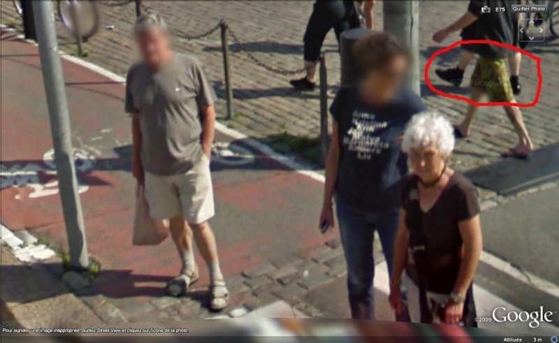 STREET VIEW : les gens en chaussettes noires ! - Page 6 Chauss43