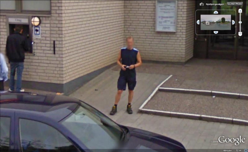 STREET VIEW : les gens en chaussettes noires ! - Page 7 Chauss65