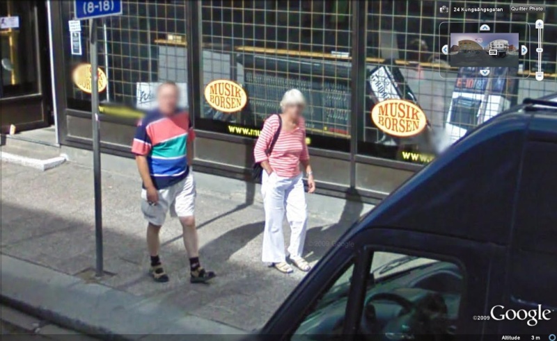 STREET VIEW : les gens en chaussettes noires ! - Page 8 Chauss80