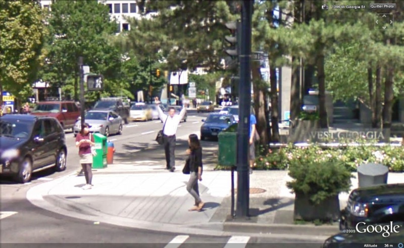 STREET VIEW : un coucou à la Google car - Page 2 Coucou13