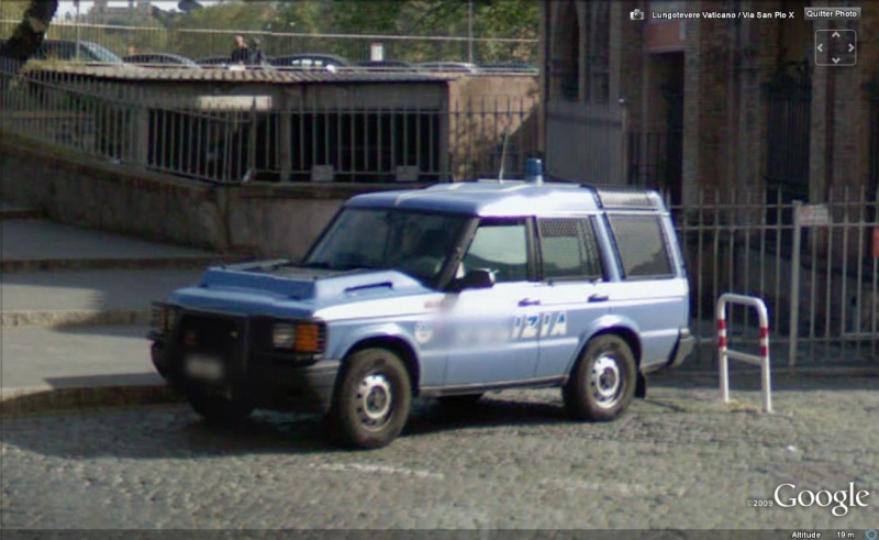 STREET VIEW : véhicules de police du monde - Page 4 Police20