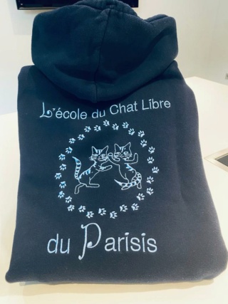 Vente de vêtements siglés École du chat pour soutenir l'asso Img-2044