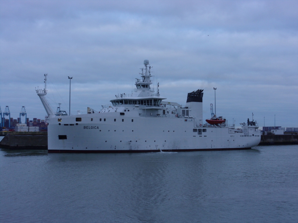 New Federal Research Vessel BELGICA - Page 10 100_3212
