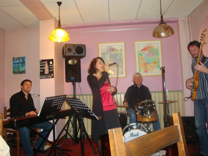 Le Valérie SOARES Quartet à la PIZZA GOGO le 25/11/10! Dsc00986