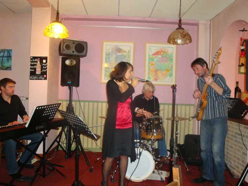 Le Valérie SOARES Quartet à la PIZZA GOGO le 25/11/10! Dsc00987