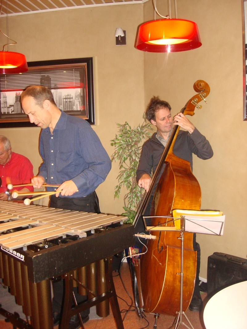 C'était  TRIO ALL JAZZ au CENTER'S le 19/06/10! Dsc01748