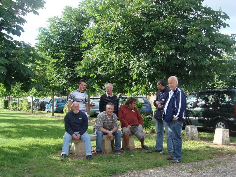 Concours de pétanque le 20/06/10 à Crécy-Couvé Dsc01828