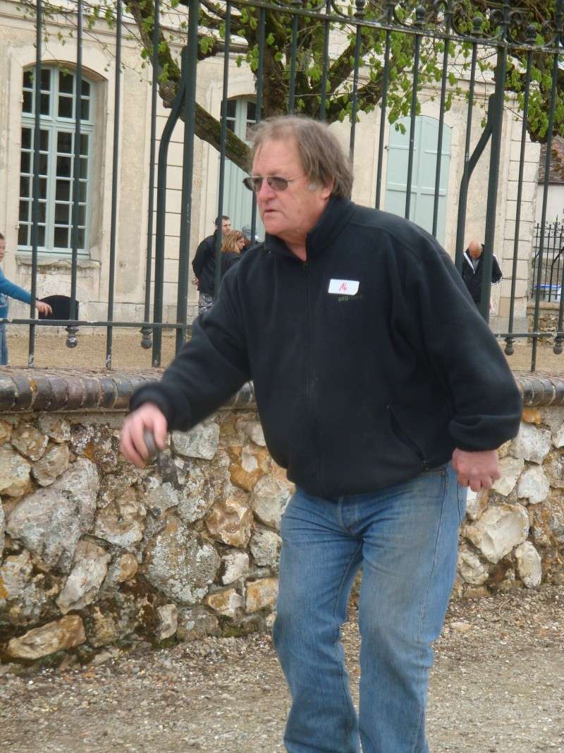 Concours de Boules à Crécy-Couvé le 3 avril 2011 Dsc04663