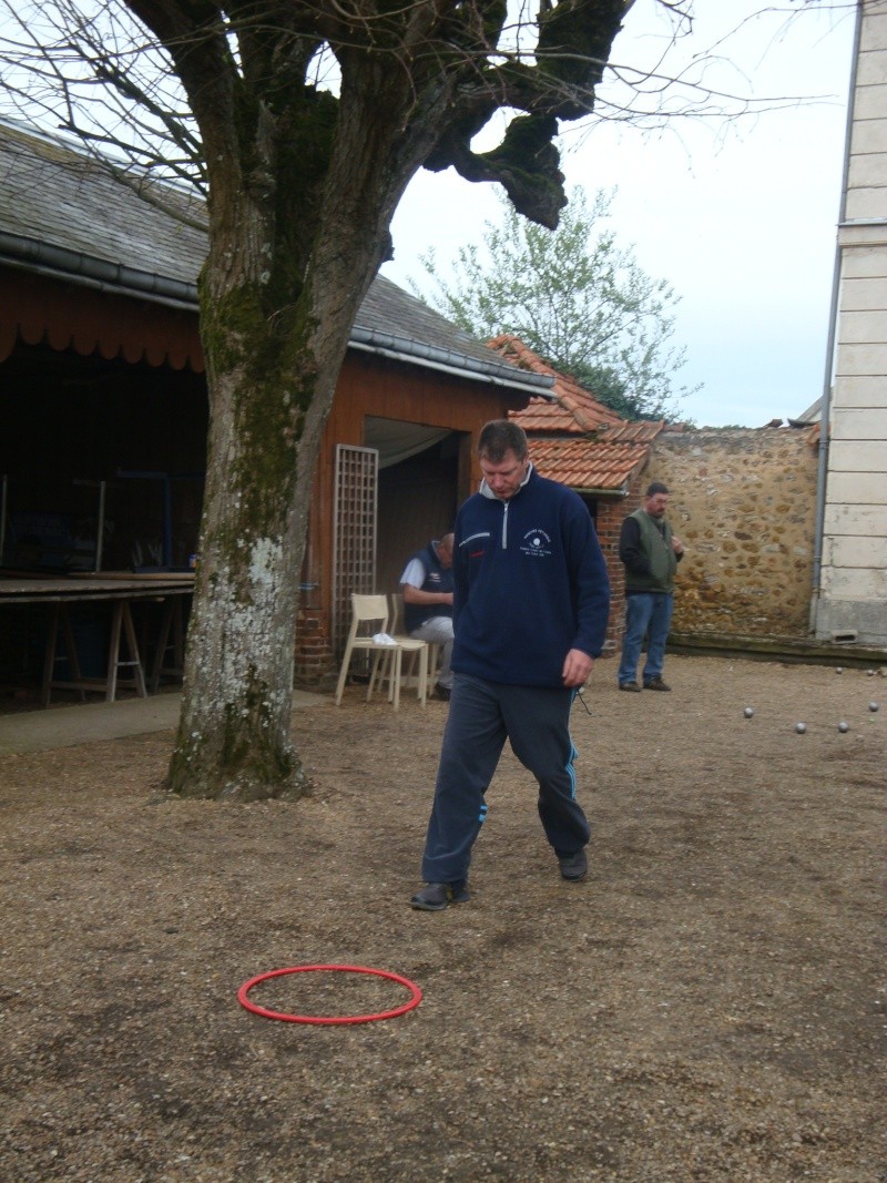 Concours de Boules à Crécy-Couvé le 3 avril 2011 Dsc04666