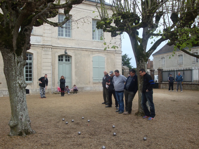 Concours de Boules à Crécy-Couvé le 3 avril 2011 Dsc04670