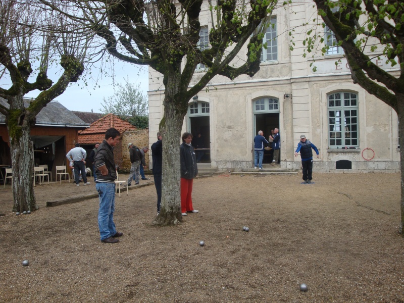 Concours de Boules à Crécy-Couvé le 3 avril 2011 Dsc04674