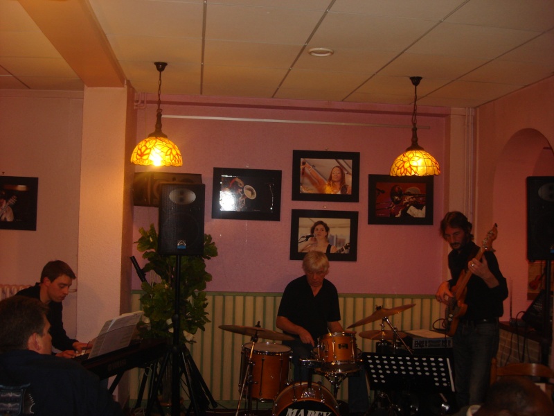 C'était Valérie SOARES QUARTET le 25/02/10 à la PIZZA GOGO! Dsc06260