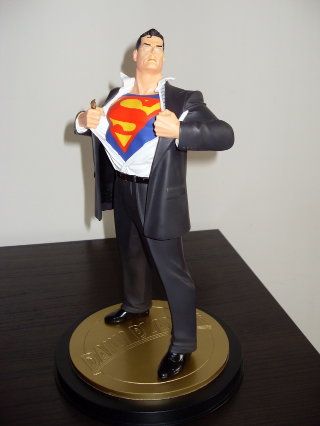 SUPERMAN FOREVER #1 Statue C_16110