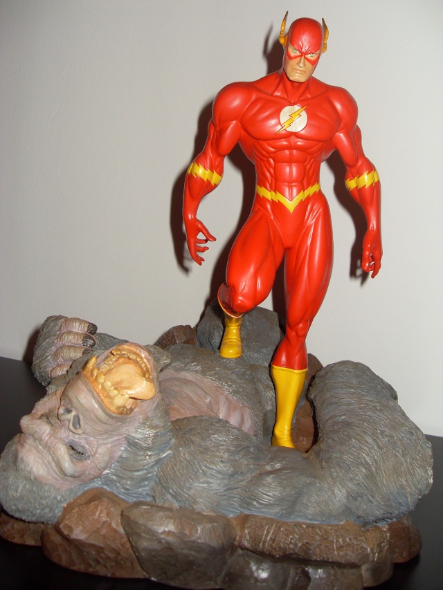 THE FLASH VS. GORILLA GRODD Q_11510