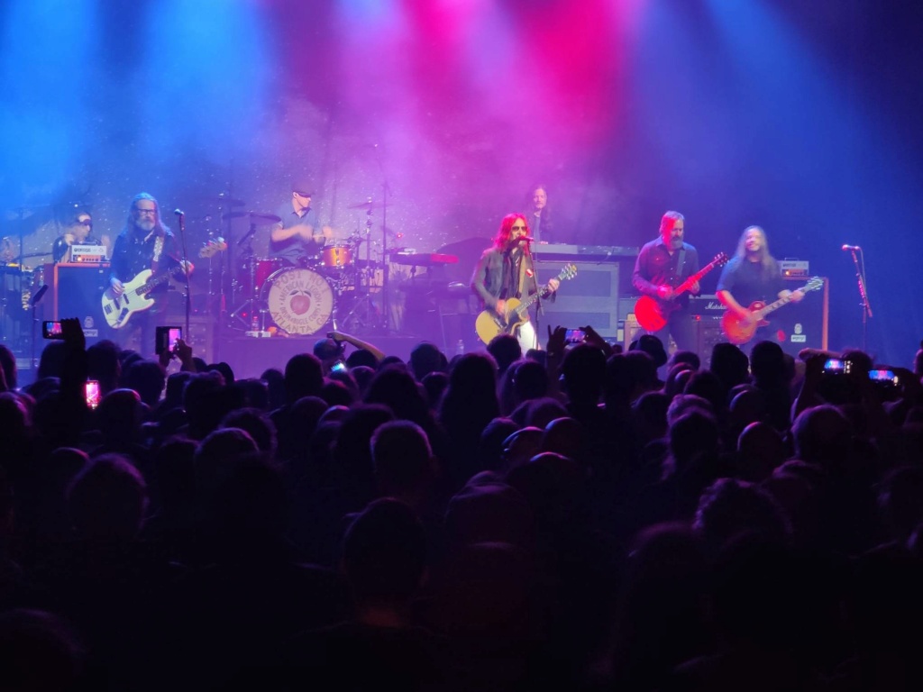 BLACKBERRY SMOKE : Paris, Bataclan, 24/3/23 Blackb13