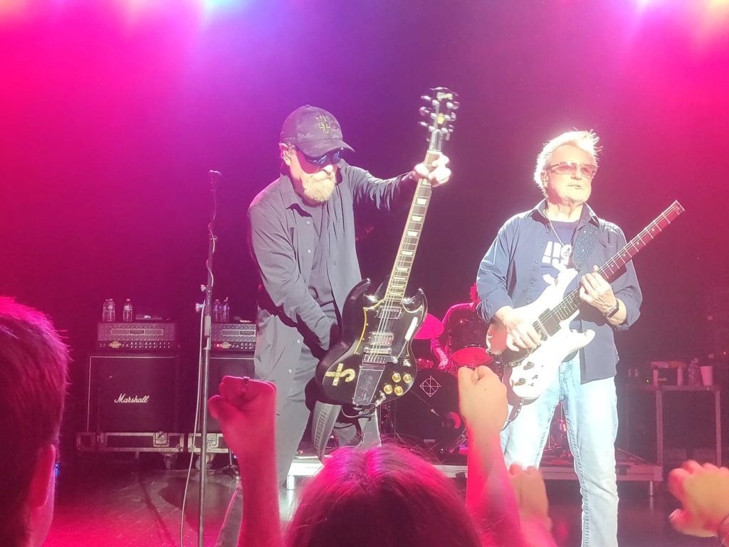 BLUE ÖYSTER CULT : Paris, Trianon, 30/10/22 Boc1910