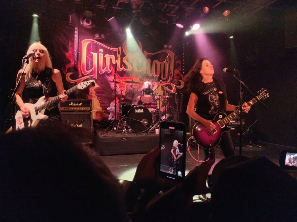 Girlschool / Alcatrazz : Vauréal, Forum, 1/9/22 G110