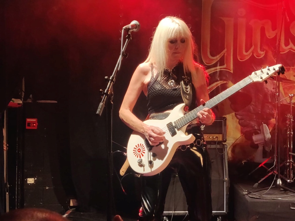 Girlschool / Alcatrazz : Vauréal, Forum, 1/9/22 G310