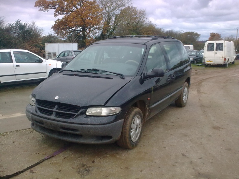 vends chrysler voyager 2,4 esence de 97 pour pieces Chrysl54