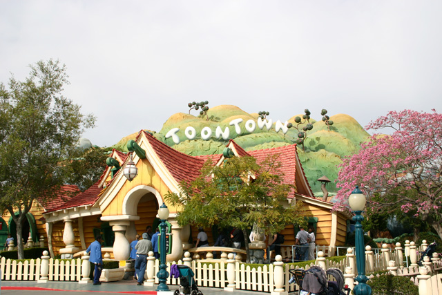 Disneyland California - ToonTown  1910