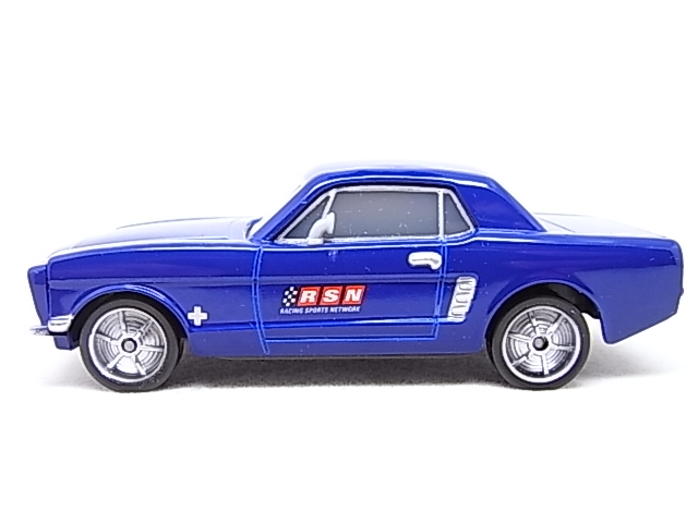 [Cars 2] Brent Mustangburger R0010323