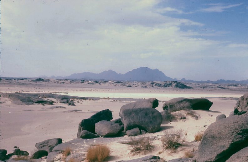 Essais nucléaire français en Algérie (Reggane) In_eke10