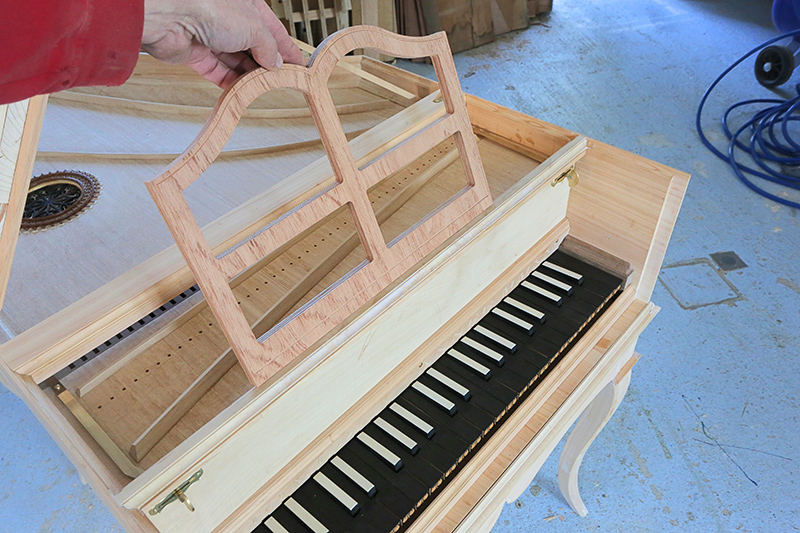 [Lutherie] Fabrication d'un clavecin. - Page 20 06_mai11