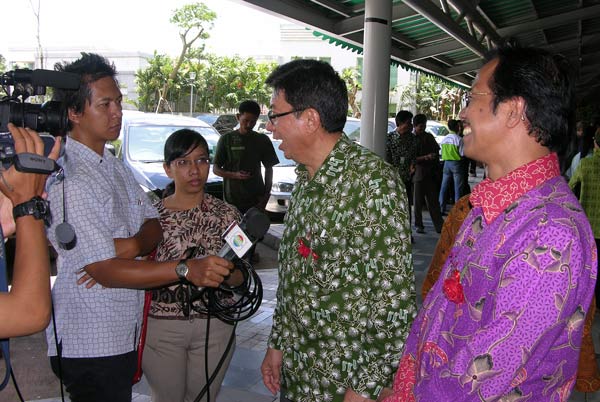 NATIONAL BONSAI & SUISEKI EXHIBITION 2011 IN JAKARTA 0710