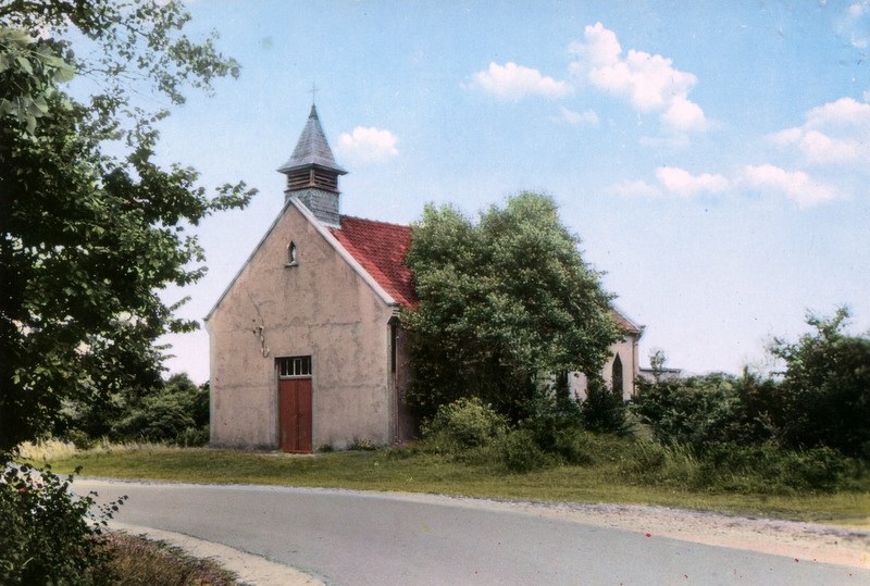 La petite chapelle . Img14110