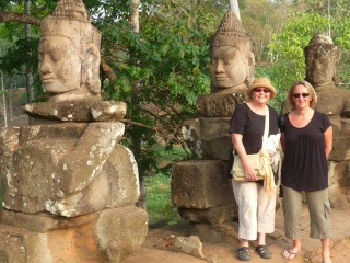 Mère et fille au Cambodge P1130812