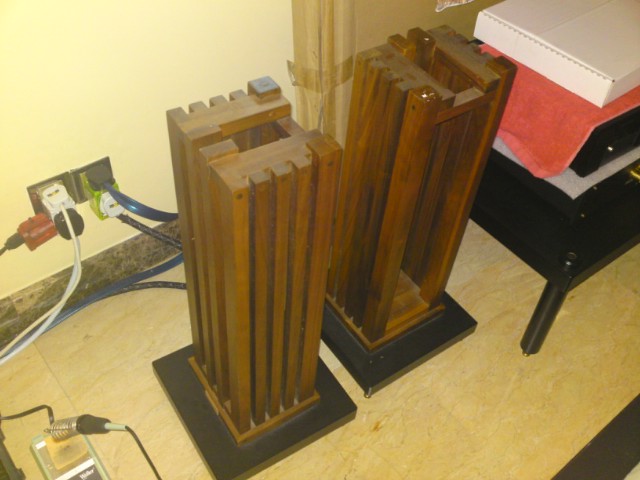 Custom imported 27 inch wood multi pillar stands (SOLD) Dsc03812