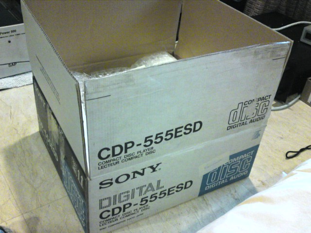 Sony CDP 555 ESD (SOLD) Dsc04310