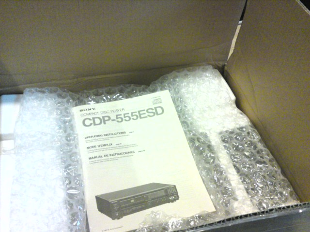 Sony CDP 555 ESD (SOLD) Dsc04311