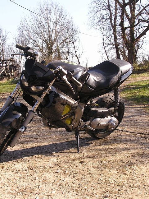 Vds] DNA 50cc, noir, 2002, 16.000, moteur neuf. petit prix Ok210