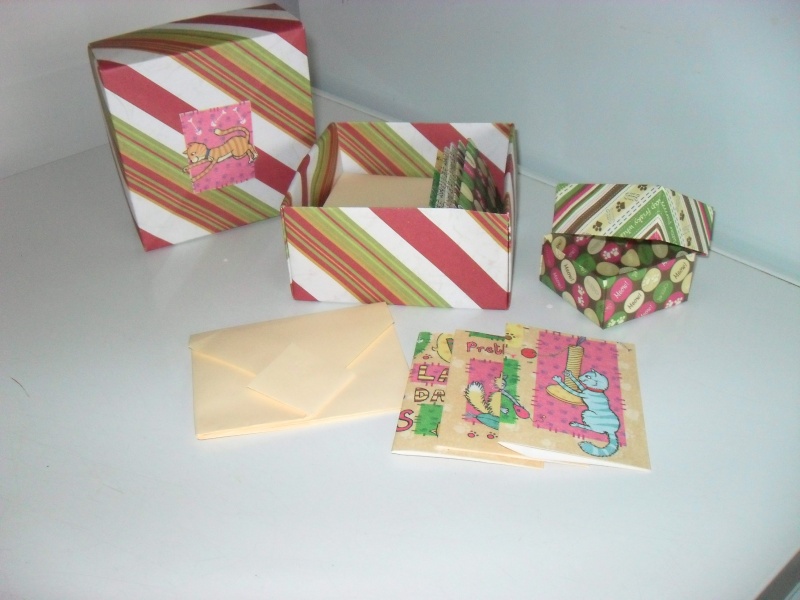 Item 142 - Hand Crafted set of Notelets and gift box #1 Xmas_161