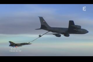 Mardi 23 mars sur FR2 En vol avec l'armée de l'air ( reportage sur le tir d'une ariane 5) Capt_149