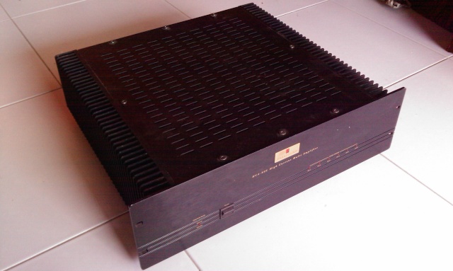 Parasound HCA-806 power amp. Imag0010
