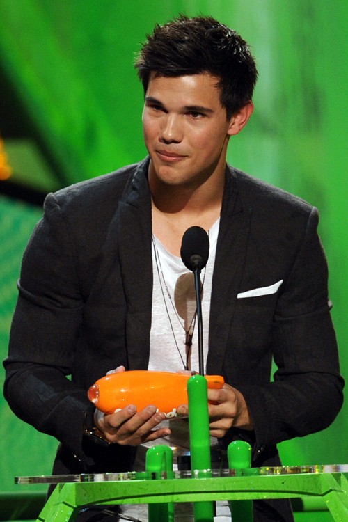 Kids Choice Awards 2010: Taylor Lautner räumt ab 97757410
