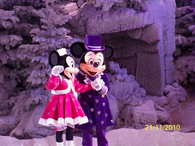 "Il Natale incantato di Disneyland Paris 2010"-----2 - Pagina 4 10112310