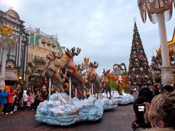 "Il Natale Incantato di Disneyland Paris - 2010 " - Pagina 45 39572_10