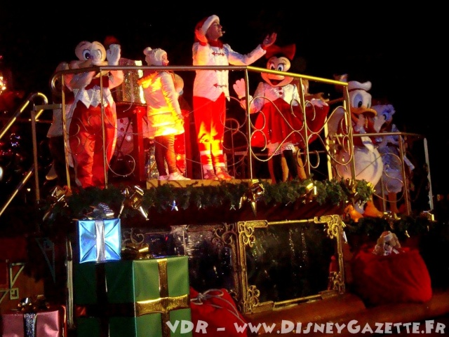 "Il Natale Incantato di Disneyland Paris - 2010 " - Pagina 47 4492110