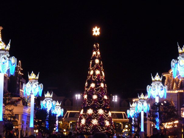 "Il Natale Incantato di Disneyland Paris - 2010 " - Pagina 45 74079_10