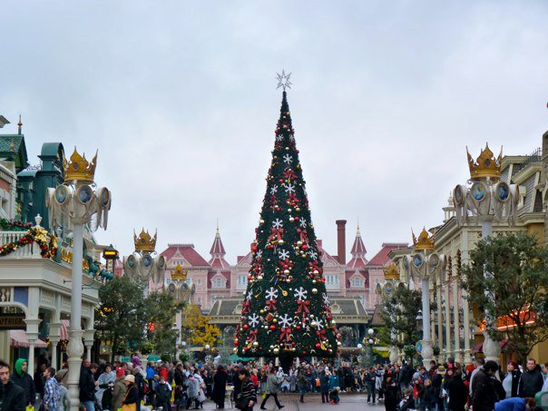 "Il Natale Incantato di Disneyland Paris - 2010 " - Pagina 45 75878_10