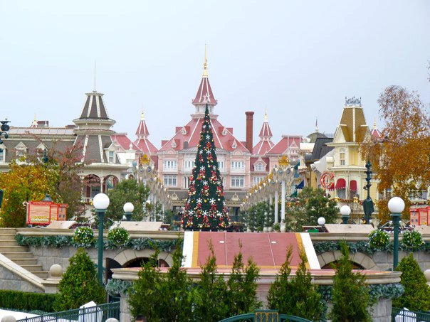"Il Natale Incantato di Disneyland Paris - 2010 " - Pagina 45 76317_10