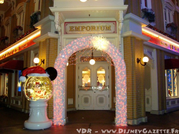 "Il Natale Incantato di Disneyland Paris - 2010 " - Pagina 59 Petit_28