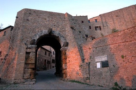 Calles de Volterra Porta_10