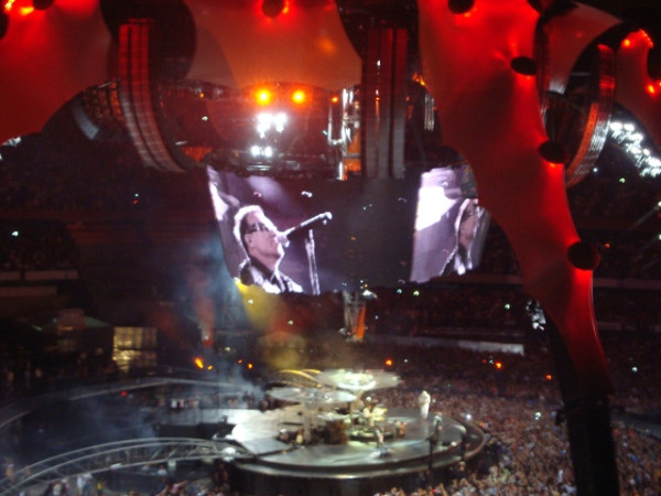 U2 360º São Paulo(Brasil) -2º Noche-Estadio Morumbi.-10 de Abril 2011.- Crónica, fotos... 27452210