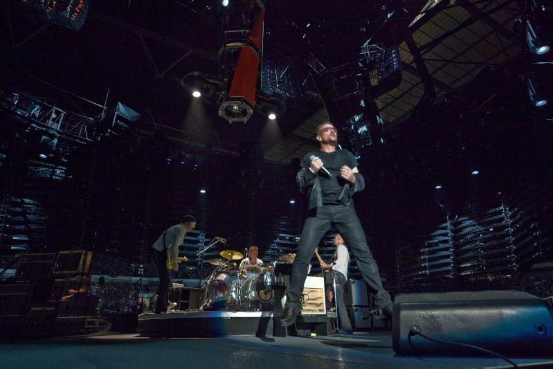 U2 en un especial de Oprah Winfrey en Australia el 14 de Diciembre. - U2-36011